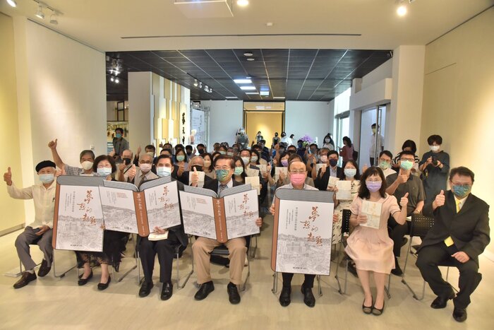 發表《夢想的起點》新書 合校八年的屏大 夢想起飛 飛向國際圖片