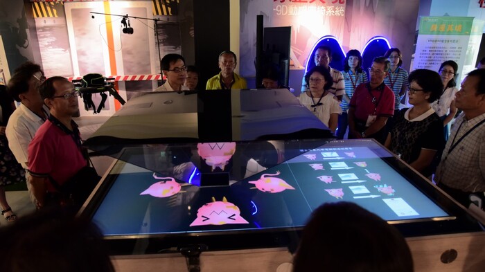樂齡大學開學 銀髮族開心體驗VR/AR圖片