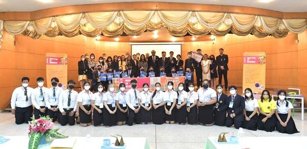 21世紀公民素養學習 開啟台泰新世代國際交流 : 屏東大學教育部國際史懷哲計畫  與泰東姊妹校攜手合作  讓學習活起來圖片