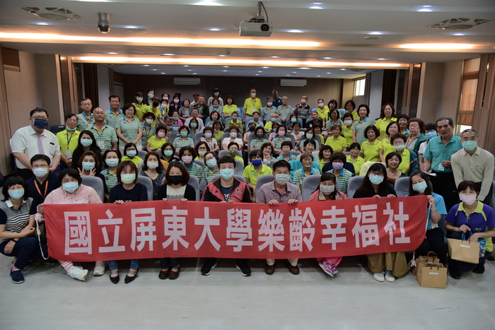 樂齡大學銀髮族學生製造手工皂  贈給老幼及身障機構圖片