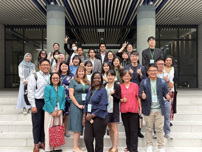 本校師長與美國麻薩諸塞大學洛厄爾分校師長開心大合照圖片