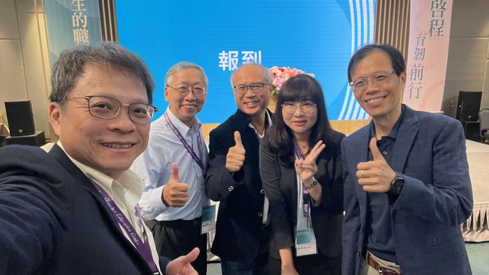 本校教育學系徐偉民特聘教授(右一)、幼兒教育學系妃涵副教授(右二)榮獲教育部教材教法獎勵!圖片