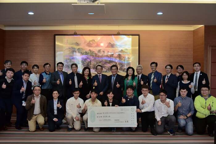 LIGHTMED集團捐款屏大 共創學生、學校及企業三贏圖片