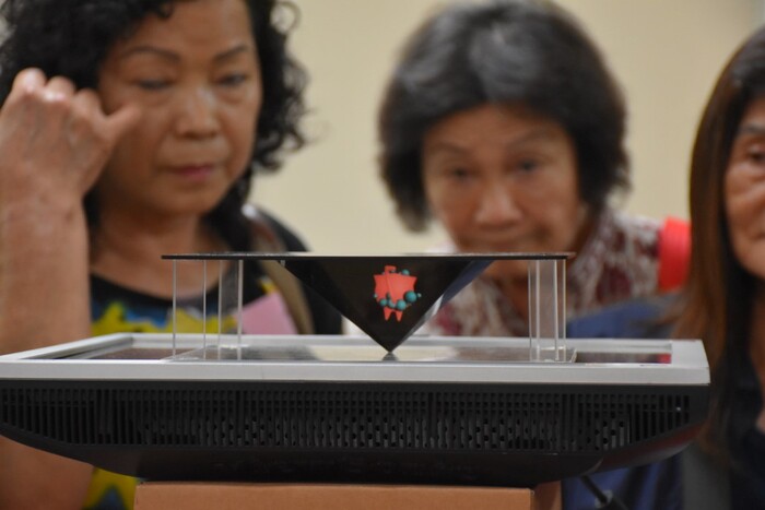 樂齡大學開學　銀髮族好奇體驗資通訊科技圖片