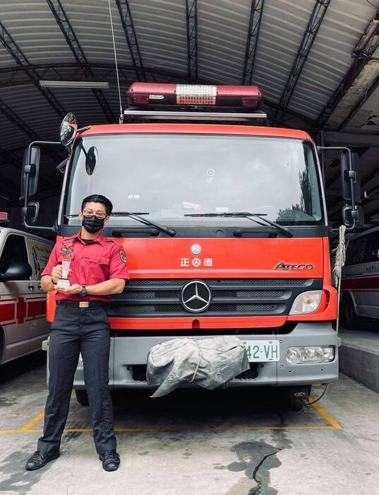 打火英雄吳東翰  體能一流  在職進修精進專業  獲屏大之光圖片