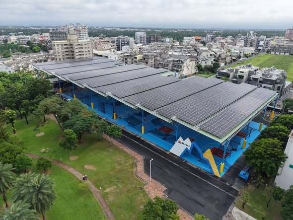 裝置容量全國第一  民生校區光電球場啟用圖片