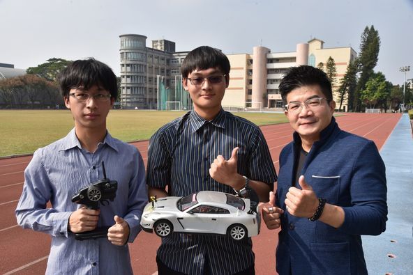 《航海王》最強科學發明家貝加龐克現身屏東大學？ 科學傳播學系學生駱廷茂發明點子多，榮獲經濟部專利證明圖片